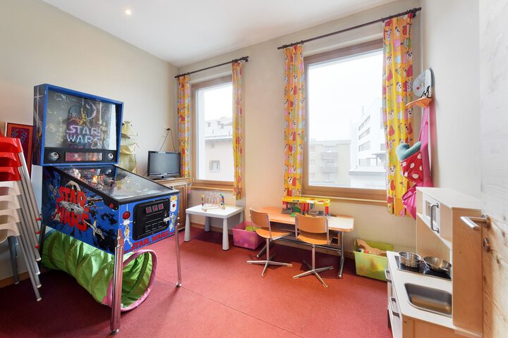 Room 49 of 74