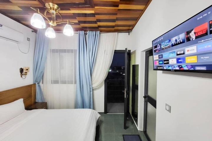 Room 34 of 79