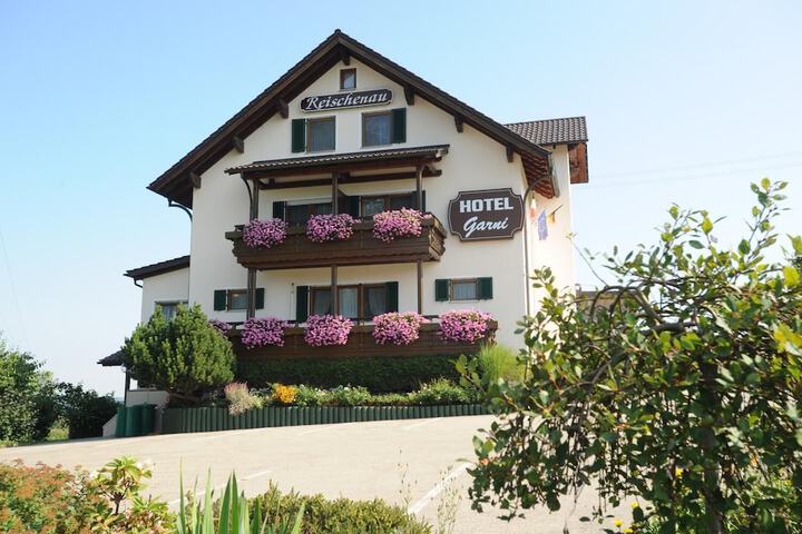 Hotel 11 of 13