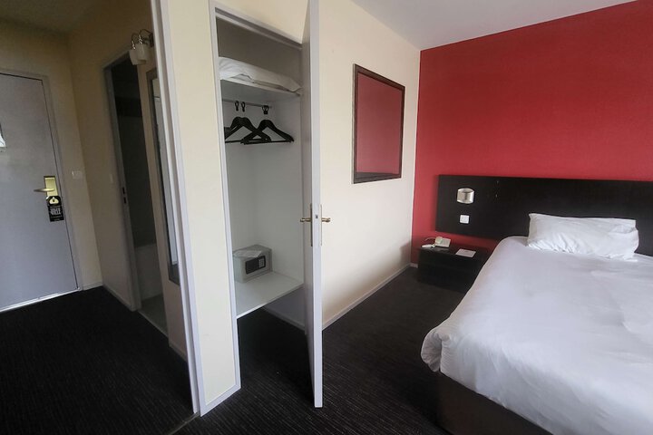 Room 13 of 39