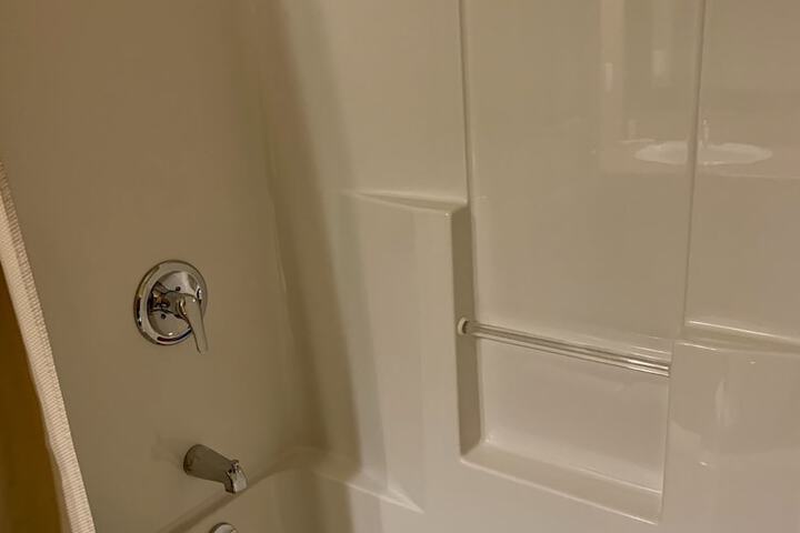 Room 30 of 122