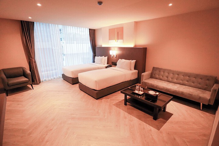 Room 37 of 103