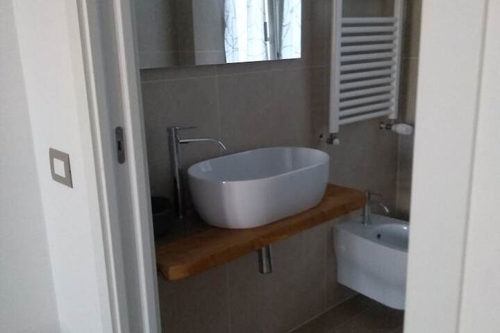 Room 8 of 12