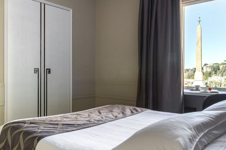 Room 62 of 380