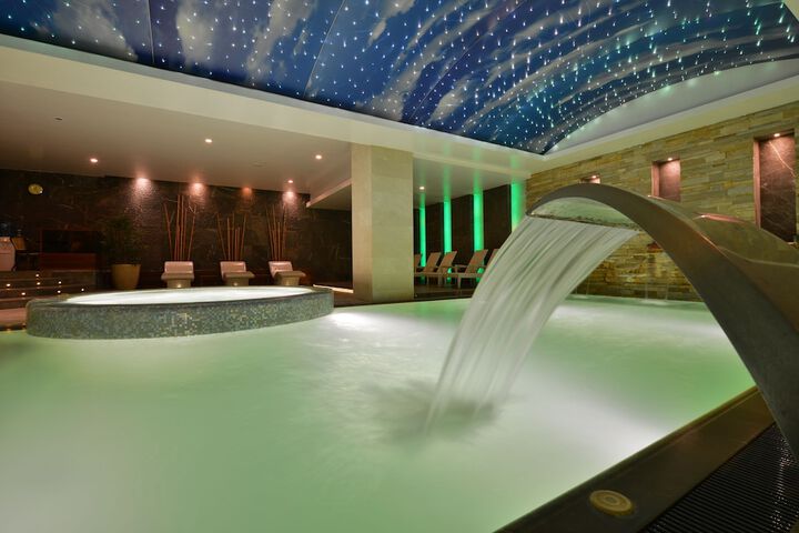 Hotel Pool