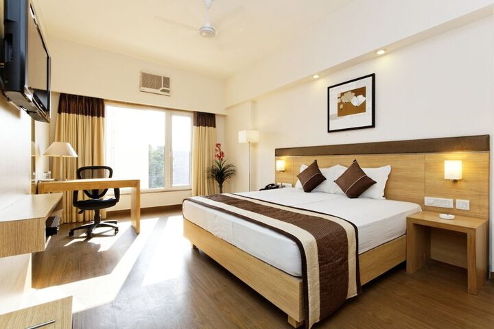 Room 10 of 40