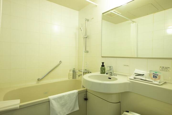 Room 28 of 78