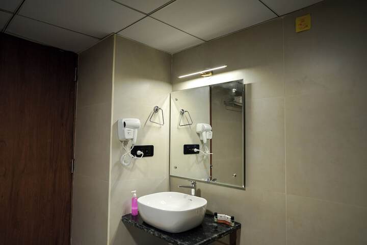 Room 64 of 91