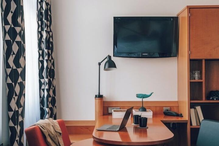 Room 10 of 45