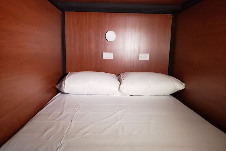 Room 5 of 17