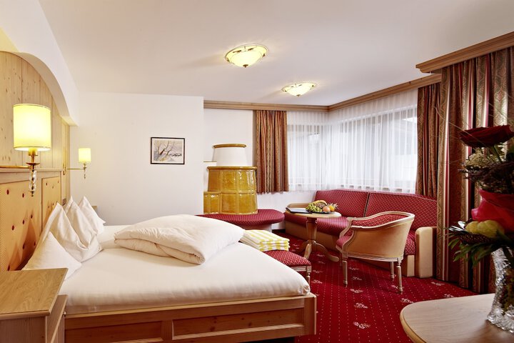 Room 4 of 28