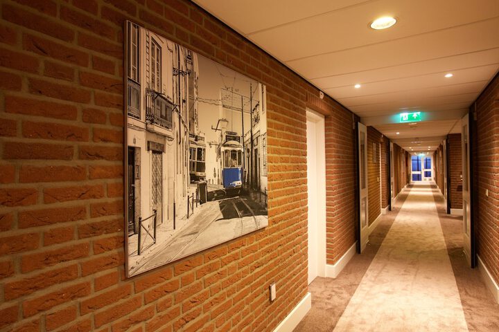 Ballroom/Hall 40 of 42