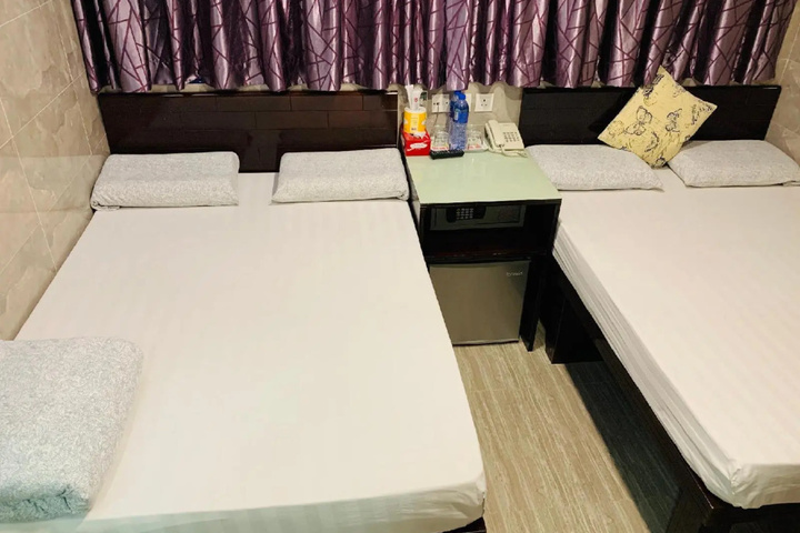 Room 3 of 5