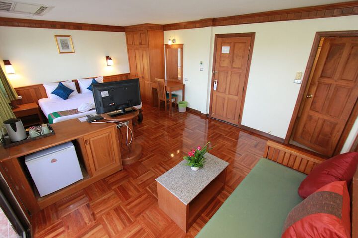 Room 17 of 35