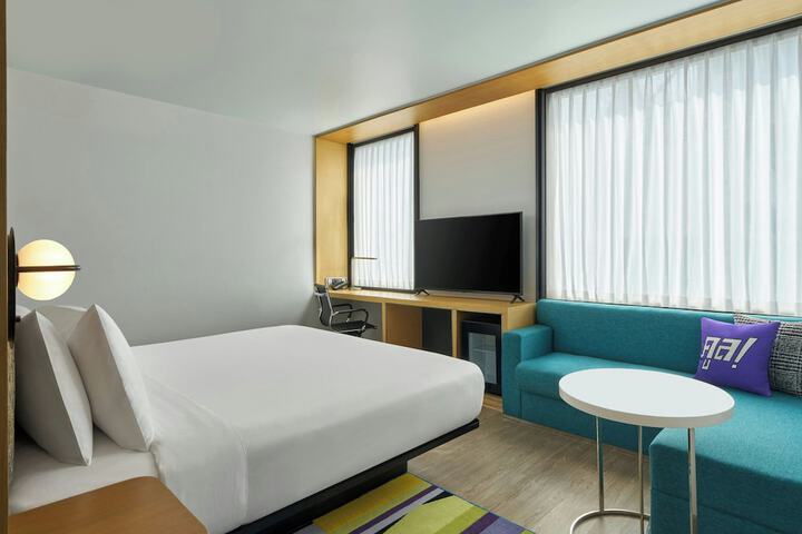 Room 21 of 77