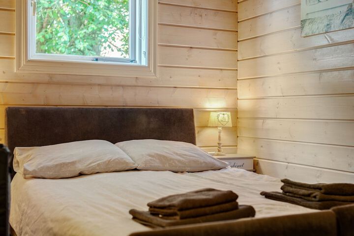 Room 4 of 33