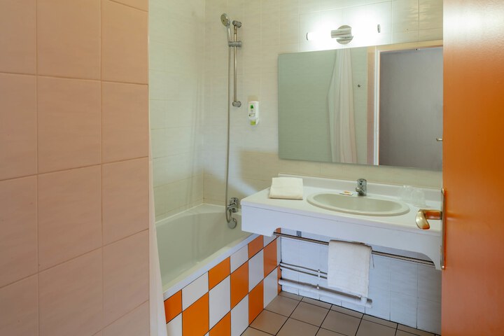 Room 35 of 58