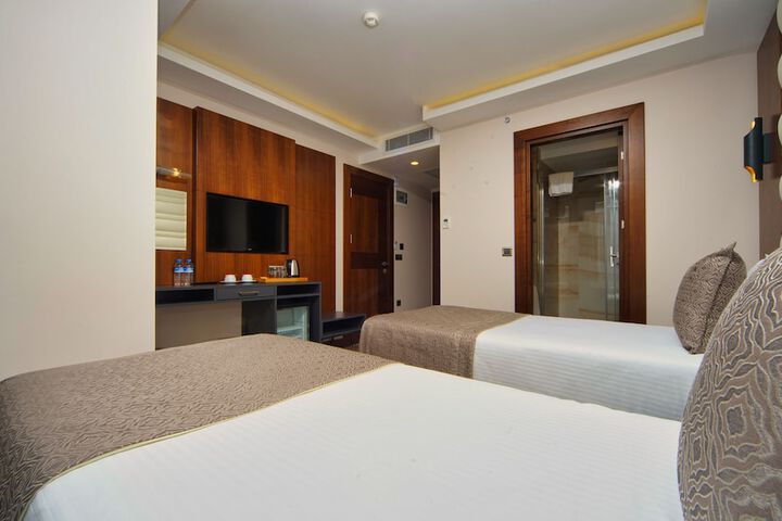 Room 18 of 73