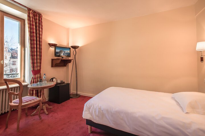 Room 10 of 56