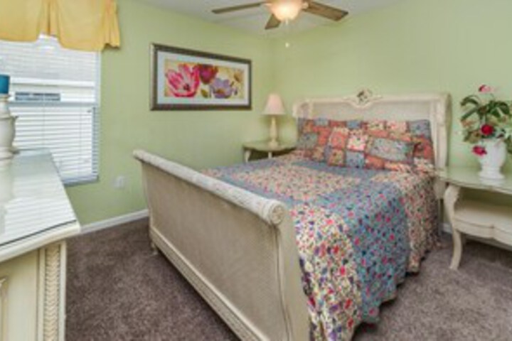 Room 32 of 38