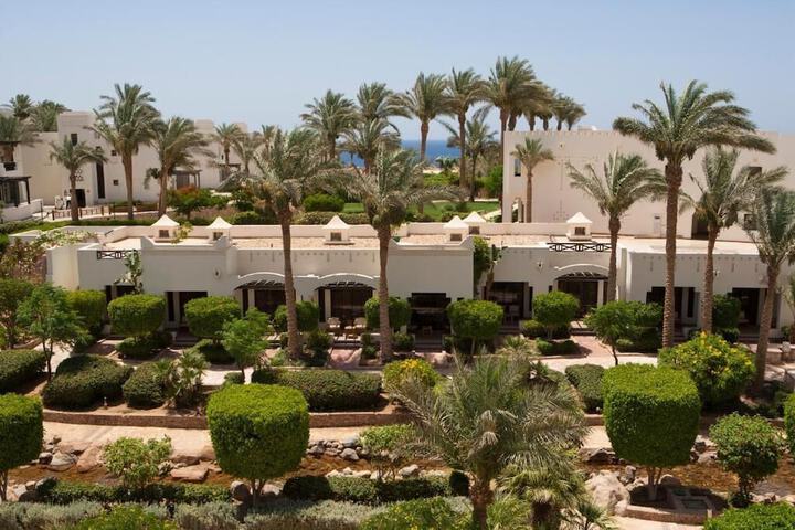 Hotel Exterior 40 of 59