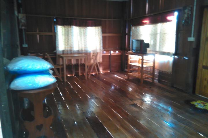 Room 10 of 30