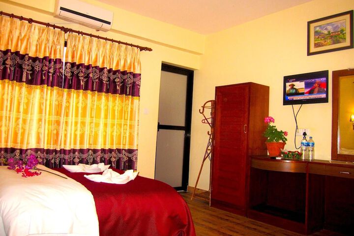 Room 5 of 38