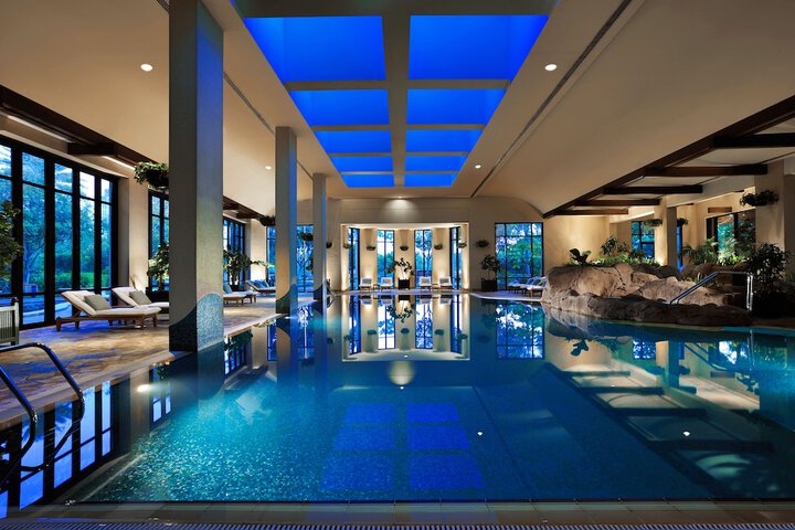 Pool Hotel