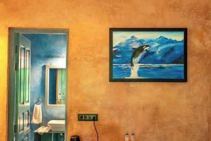 Room 4 of 48
