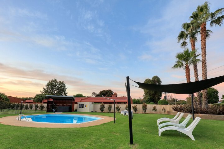 Hotel with Pool