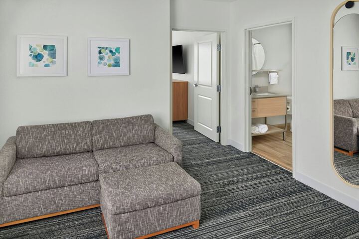 Room 17 of 34