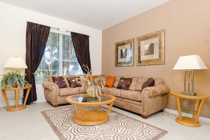 Business Center 27 of 29