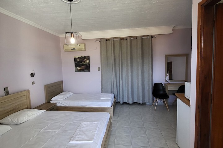Room 9 of 29