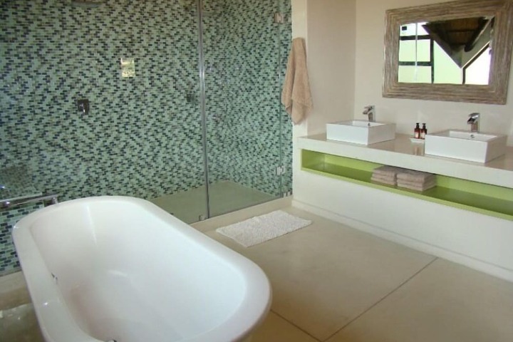 Room 16 of 26