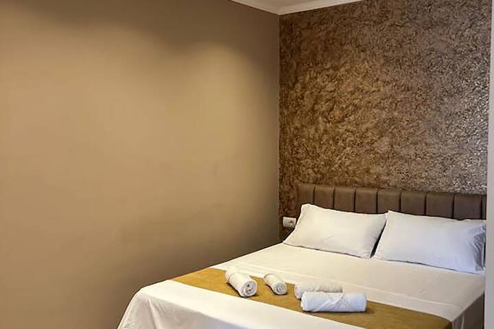 Room 18 of 129