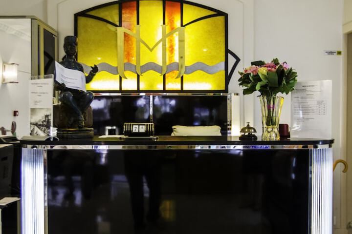 Guest Lobby