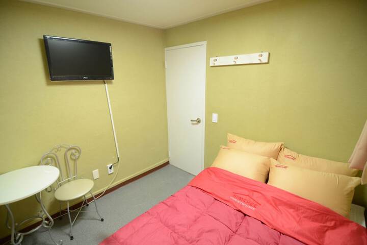 Room 9 of 53