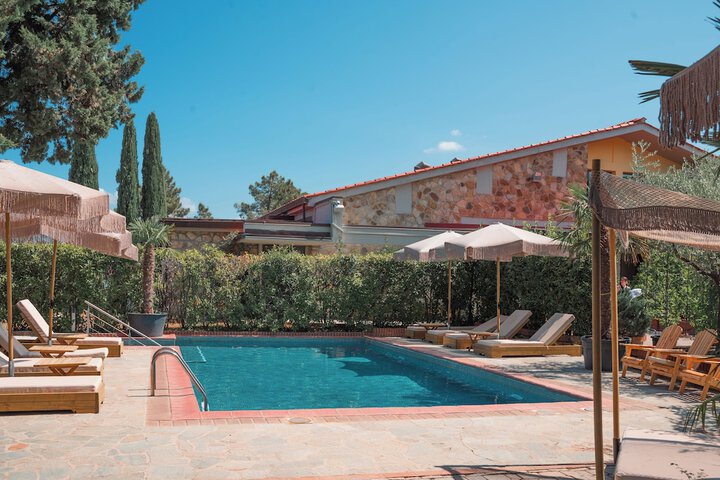 Hotel Pool