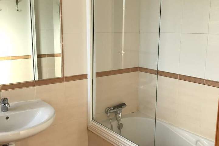 Room 10 of 21