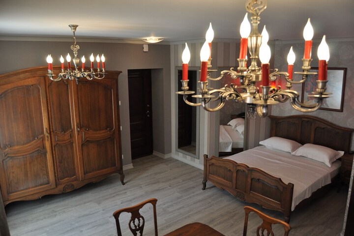 Room 27 of 70