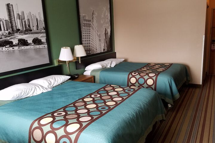 2 Queen Beds (5 of 13)