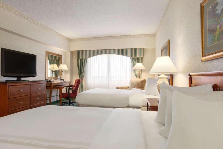 2 Double Beds Accessible (5 of 6)