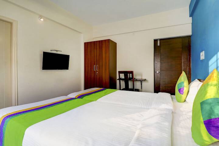 Room 13 of 35