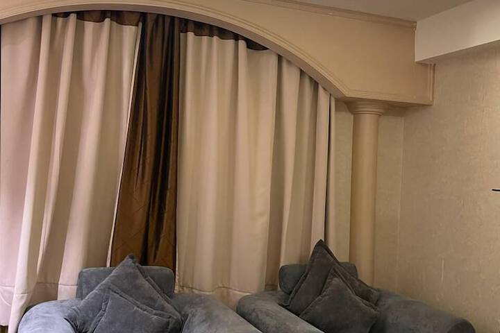 Room 10 of 14