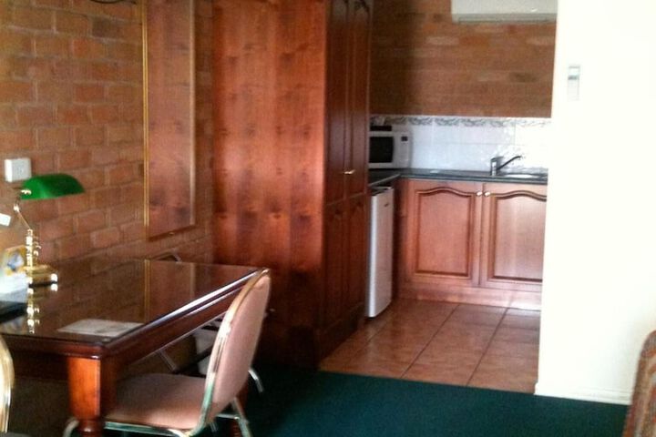 Room 22 of 37