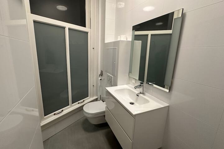 Room 18 of 32