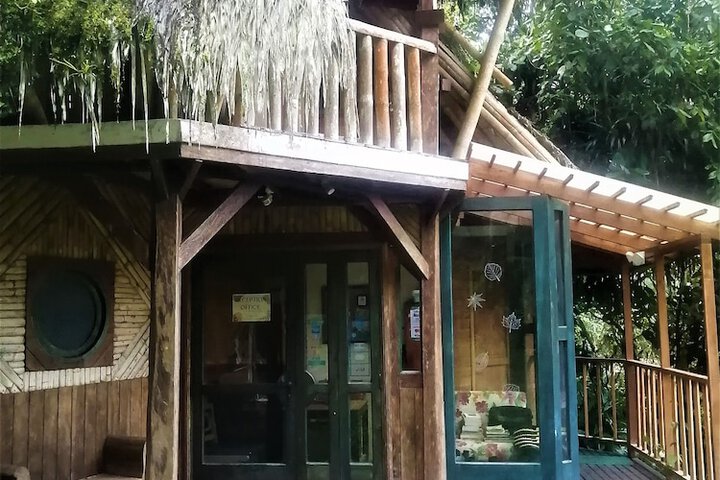 Sacha Urco Lodge -Private Cloud Forest Reserve in Mindo-4x4 Recommended March-April in Mindo
