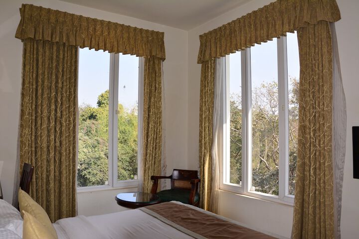 Room 11 of 38
