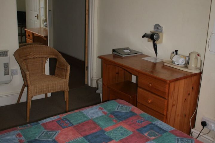 Room 10 of 39
