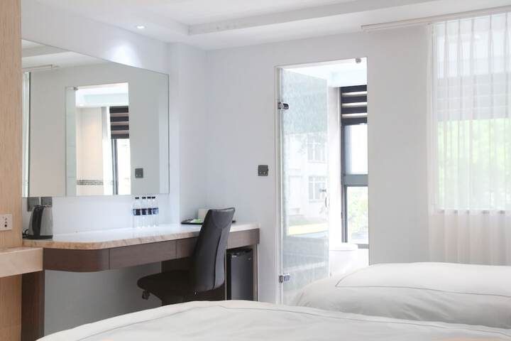 Room 18 of 44